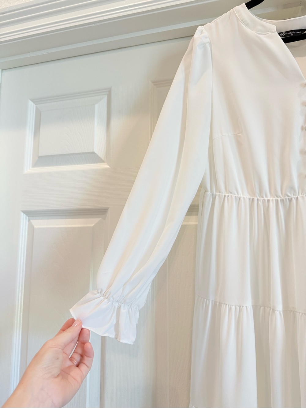 Flowing White Tiered Long-Sleeve Maxi Dress - Picture 3 of 3